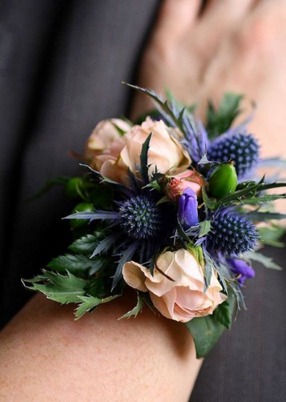 how to make a corsage with flowers