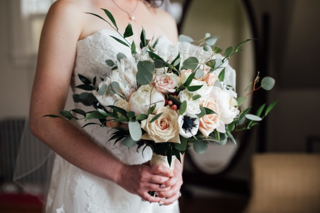 bridal bouquet guide to wedding